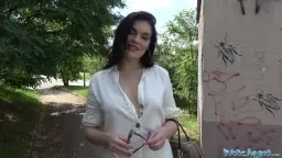 MILF im Freien gefickt – Outdoor-Blowjob und Sex gegen Bargeld